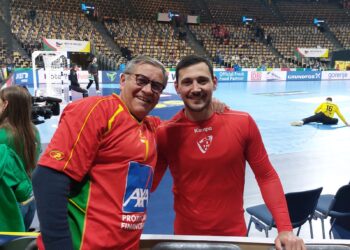 Um ponta, dois árbitros e um adepto, o team de Leiria no euro de andebol
