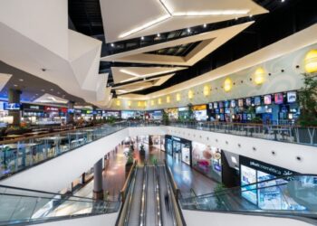 LeiriaShopping entrega cabazes solidários ao Lar de Santa Isabel e à Fundação Victor Reis Morais
