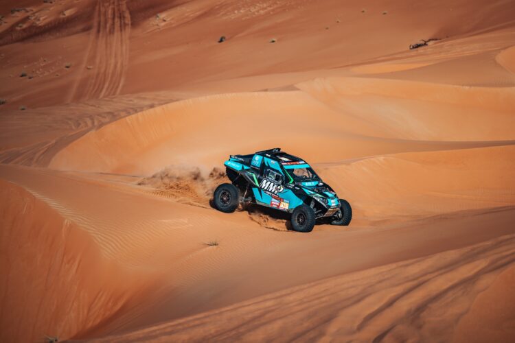 Ricardo Porém sobe ao top 10 do Dakar