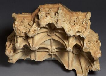 Sabia que há uma peça do Mosteiro da Batalha em exposição no museu The Met Cloisters em Nova Iorque?