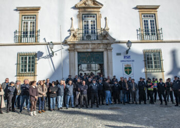 Polícias concentram-se à porta do comando da PSP