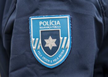 Homem de 30 anos detido por roubo na Marinha Grande