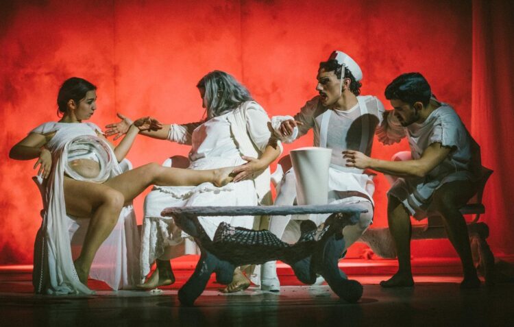 Leiria recebe teatro (e circo) com texto de Gonçalo M. Tavares sobre a velhice