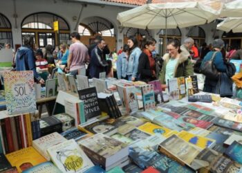 Feira do Livro de Leiria passa a chamar-se Versátil e instala-se no Jardim Luís de Camões