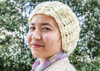 Contadores. Marwa traz a tribo hazara na voz e uma história na alma