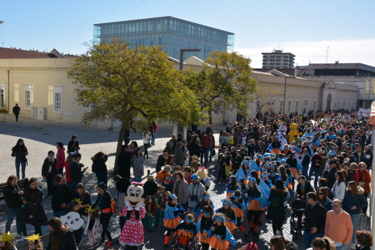 Cerca de 3 mil crianças participam nos desfiles de Carnaval da Marinha Grande e Vieira de Leiria