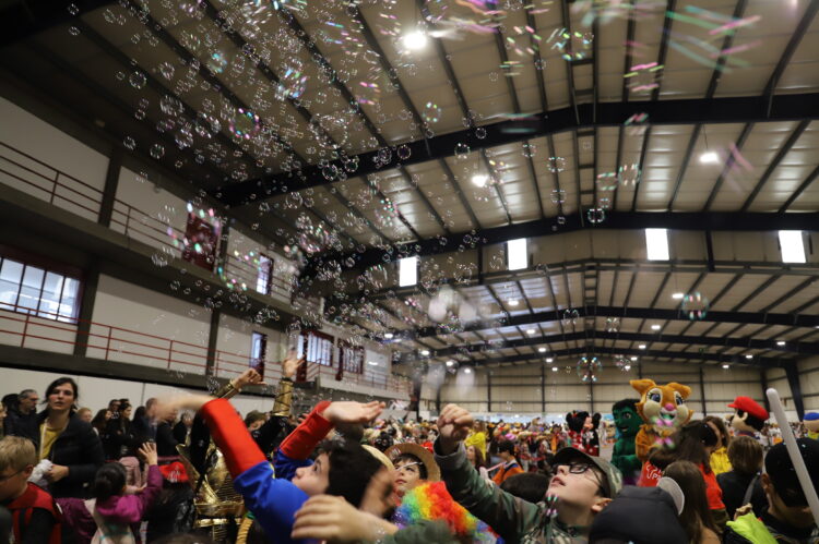 Crianças da Marinha Grande em desfile de Carnaval