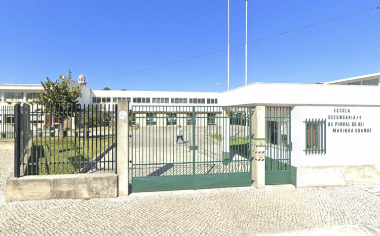 Escola Secundária Pinhal do Rei precisa de obras superiores a 8 milhões de euros