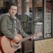 Garry V. O sonho canadiano do músico da Marinha Grande descoberto num open mic que aos 56 anos vai gravar o primeiro EP