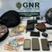 GNR detém suspeito de furtar bens em veículos em Leiria e Batalha
