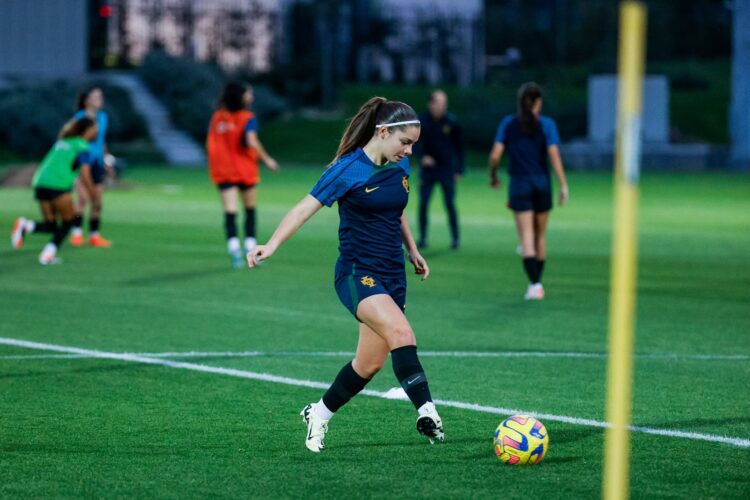 Portugal apura-se para o Europeu sub-17 feminino com golo de leiriense