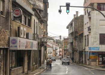 Falta de ramais impede utilização  de rede de saneamento em Mira de Aire