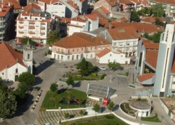 Arrombava portas e janelas para furtar dinheiro e vestuário