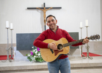 Na Paróquia da Marinha Grande, a música de louvor tem sabor a rock