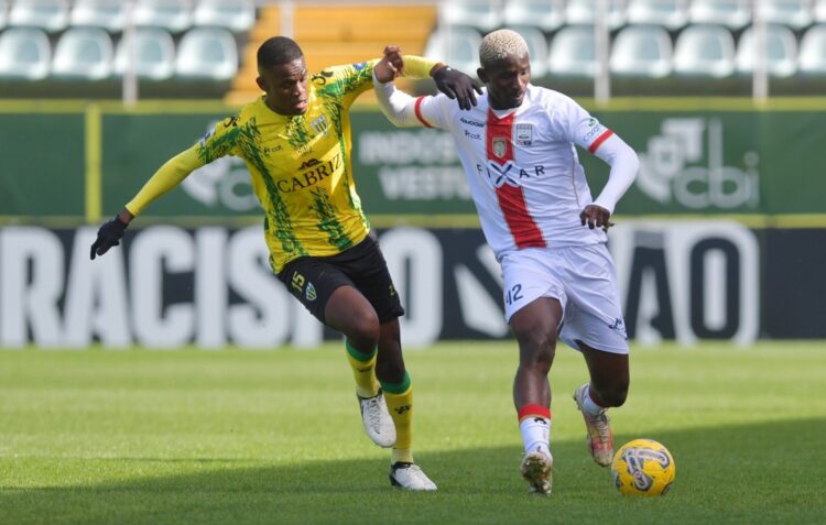 Jogo entre União de Leiria e Tondela termina com um empate