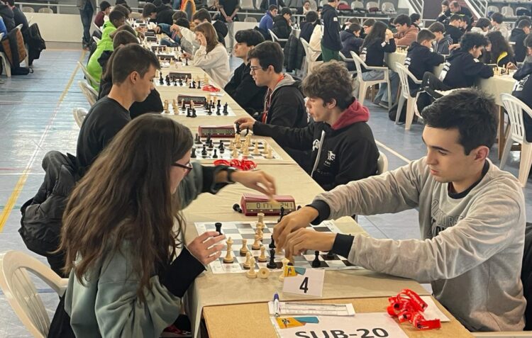 Corvos do Lis conquista título nos nacionais de jovens em xadrez