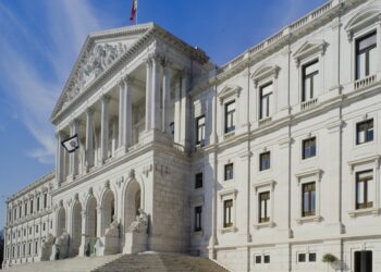 Novos deputados tomam posse  esta terça-feira. Confira os eleitos por Leiria