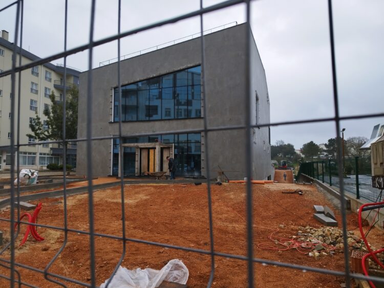 Rei dos Frangos abre novo restaurante Frangus em Fátima
