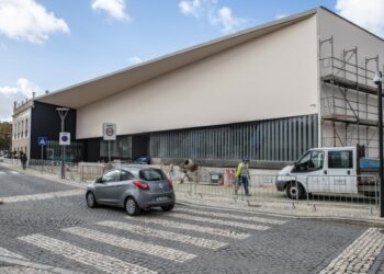 Obras junto à Loja do Cidadão de Leiria condicionam trânsito