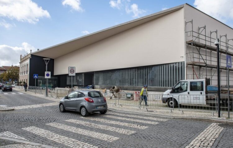 Obras junto à Loja do Cidadão de Leiria condicionam trânsito