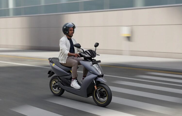 Mobinext, scooters eléctricas partilhadas com dedo da Almadesign