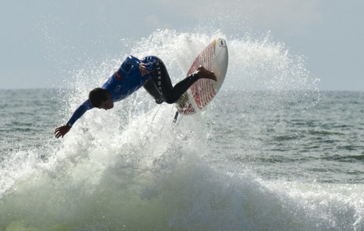 Prova portuguesa do circuito mundial de surf garantida até 2026