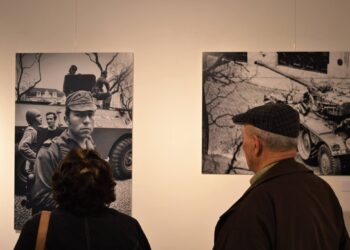 Exposição de Alfredo Cunha, um dos fotógrafos do 25 de Abril, em Leiria a partir de hoje