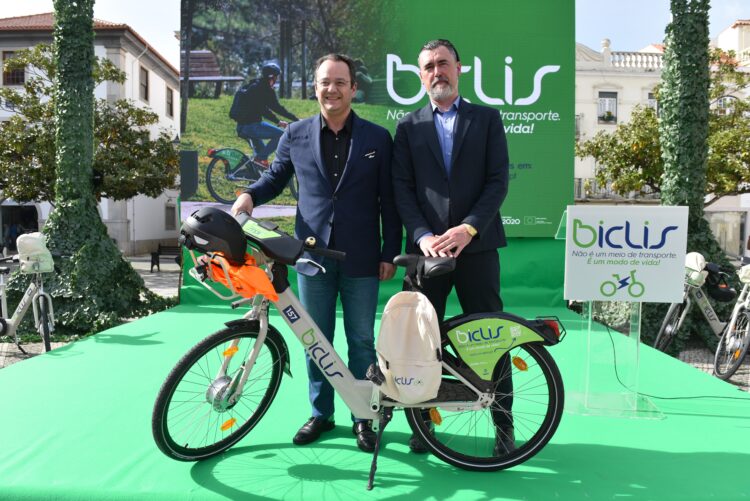 Bicicletas eléctricas disponíveis em Leiria para retirar carros da cidade