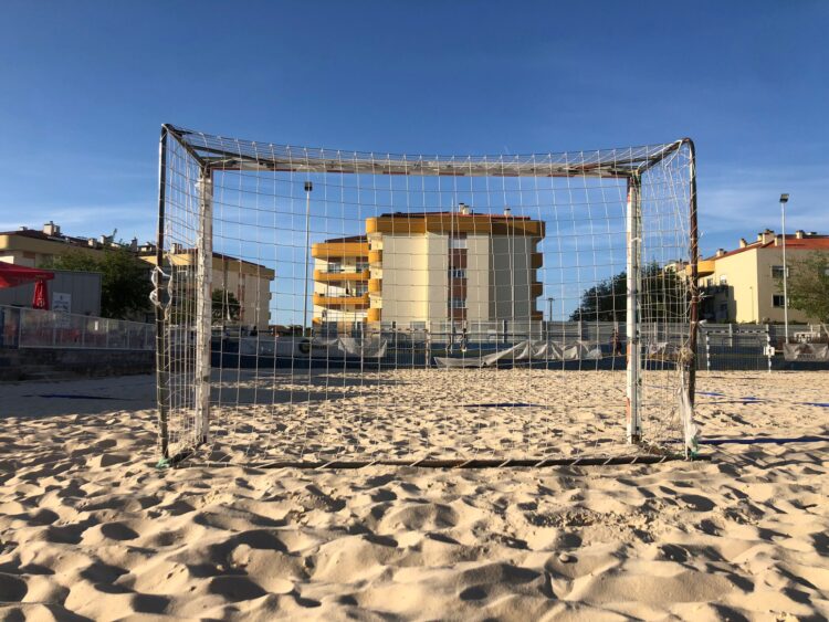 Académico de Leiria abre escolinha de andebol para criar bases de formação