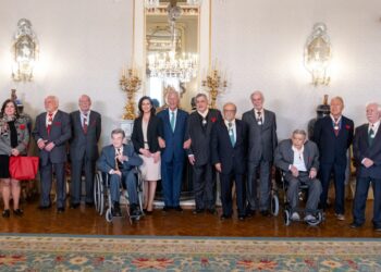 Presidente da República condecora advogado natural da Batalha que foi preso político