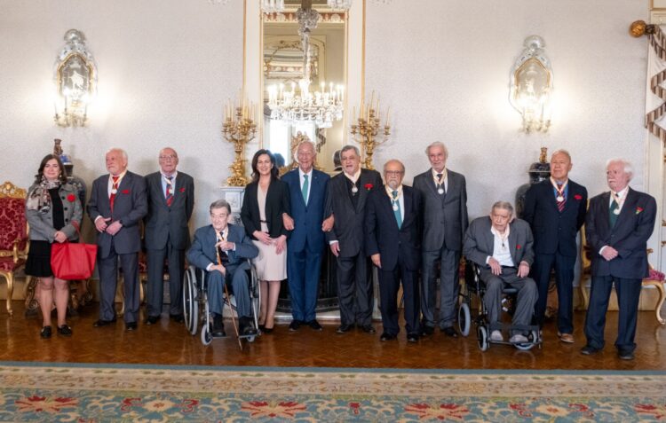 Presidente da República condecora advogado natural da Batalha que foi preso político