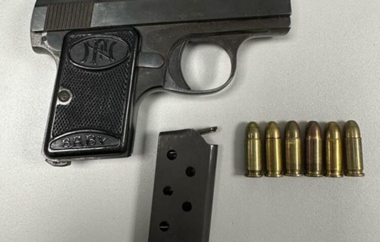 Dois detidos em Peniche por posse ilegal de arma