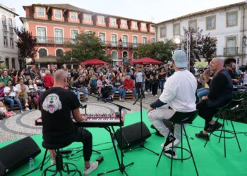 Slow J, Diogo Piçarra e Carolina Deslandes no cartaz da Feira de Leiria
