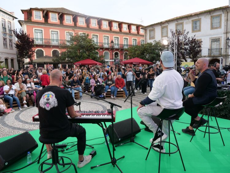Slow J, Diogo Piçarra e Carolina Deslandes no cartaz da Feira de Leiria