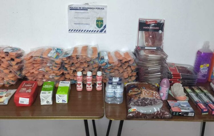 Mulheres usavam carrinho de bebé para furtos em supermercados