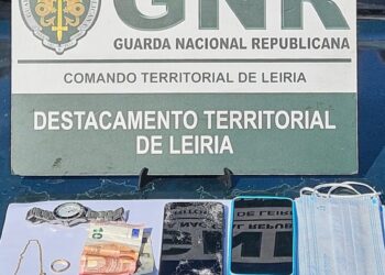 Detidos suspeitos que abalroavam motociclistas para os roubar na Marinha Grande