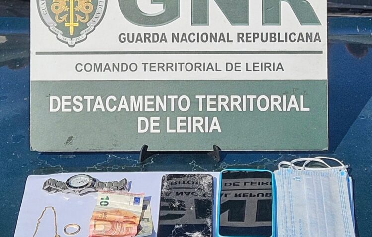 Detidos suspeitos que abalroavam motociclistas para os roubar na Marinha Grande