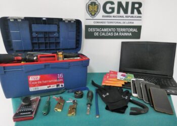 Homem mudava fechaduras para arrendar casa alheia e foi detido na Nazaré