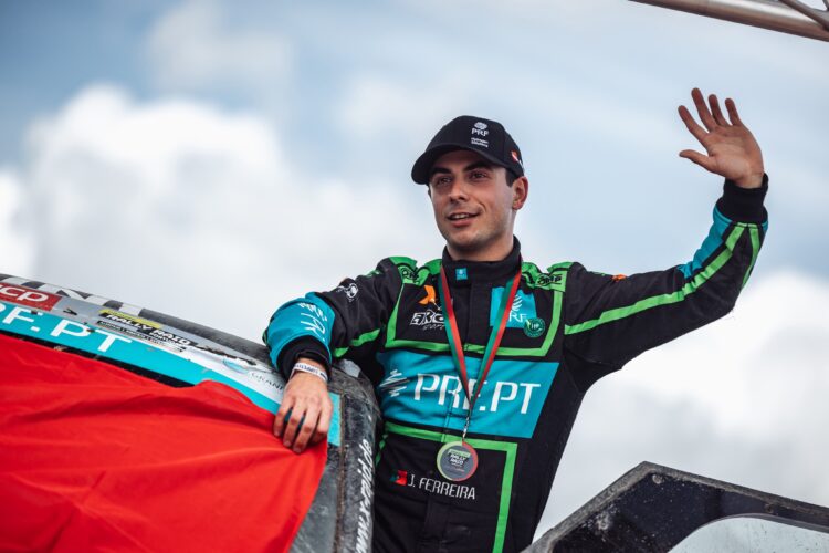 João Ferreira alcança segundo lugar no Rally Raid Portugal