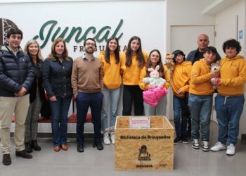 Jovem Autarca de Porto de Mós promove campanha de recolha de brinquedos