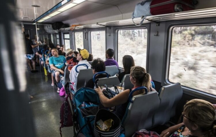 Cortada a circulação de comboios na linha do Oeste até Lisboa devido a abatimento de solo