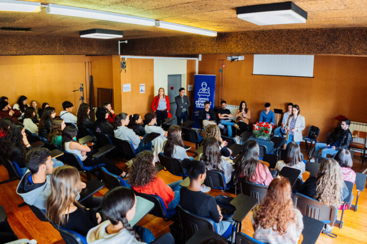 Leiria promove sessões de “literacia política” dirigidas aos alunos do secundário