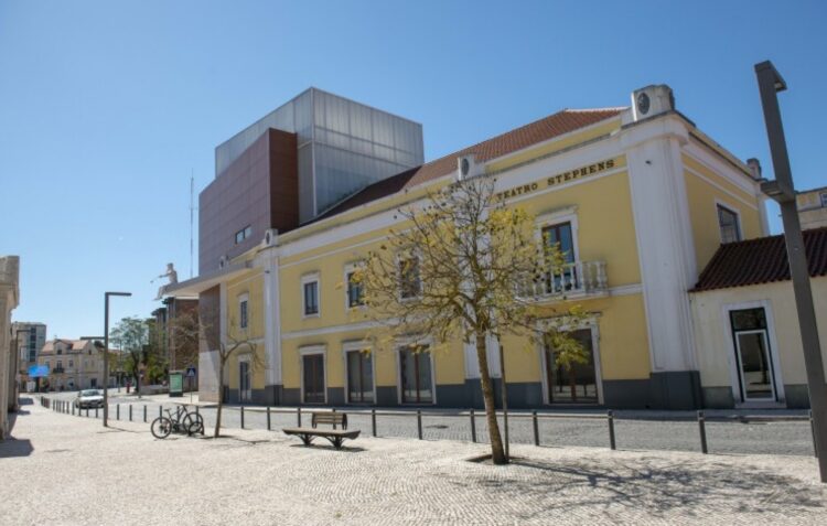 Marinha Grande abre comemorações do 25 de Abril com espectáculo hoje no Teatro Stephens