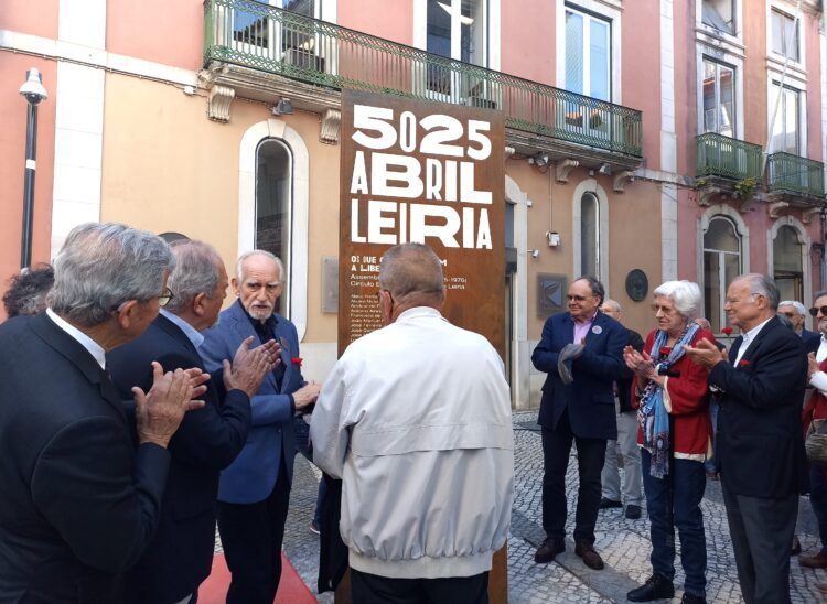 Memorial em Leiria perpetua coragem e luta de presos políticos e deputados constituintes