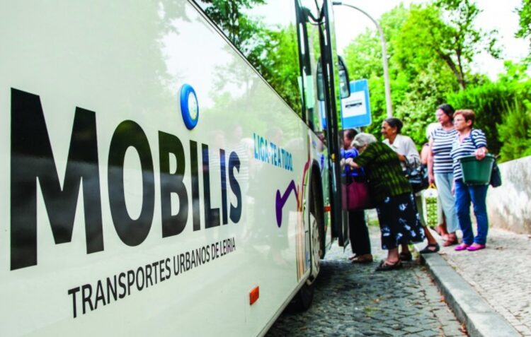 Câmara de Leiria anuncia nova linha gratuita do Mobilis