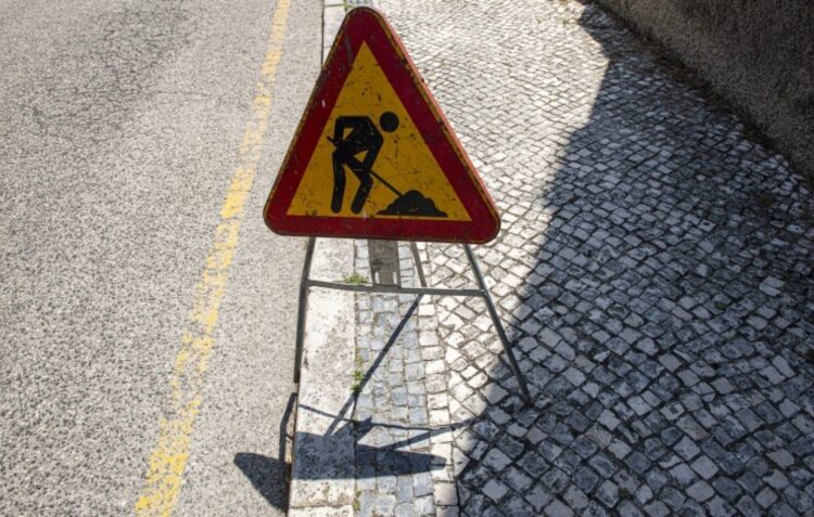 Trabalhos na estrada, entre Martingança e Pataias, a partir de quinta-feira