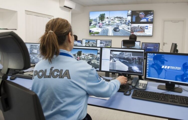 Suspeitos de posse ilegal de arma proibidos de se deslocarem a Leiria