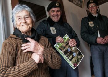 GNR e Pingo Doce oferecem cabazes a idosos vulneráveis do distrito de Leiria