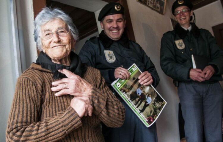 GNR e Pingo Doce oferecem cabazes a idosos vulneráveis do distrito de Leiria