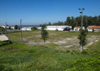 Desactivado há anos, antigo campo de  futebol do Marrazes sem solução à vista